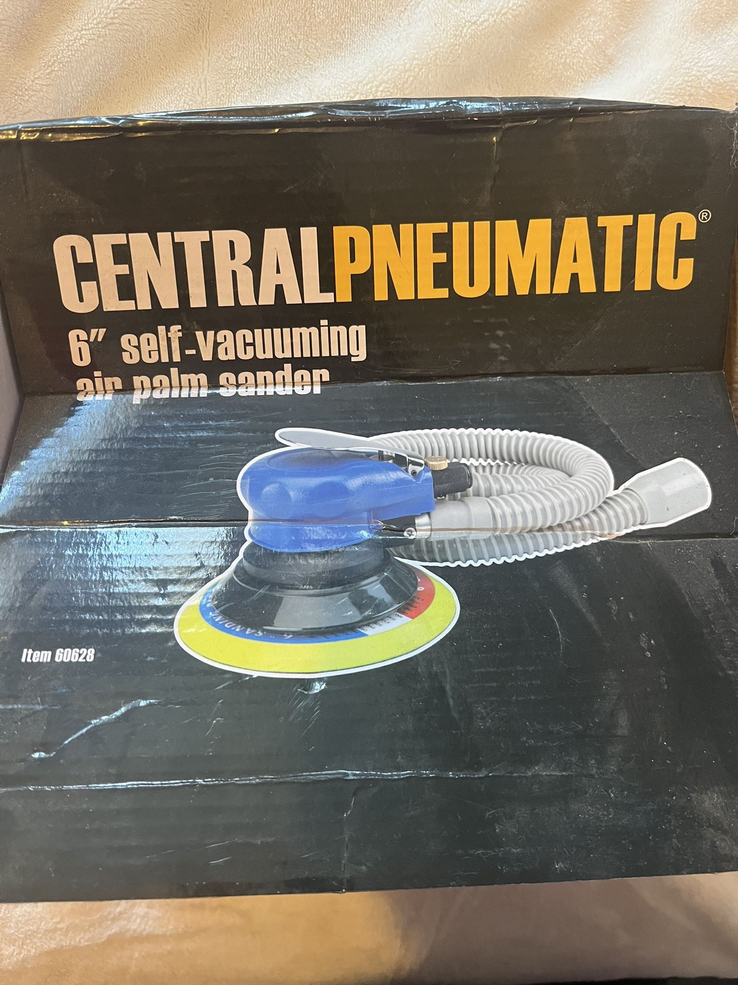 Central Pneumatic 6" Self-Vacuuming Air Palm Sander