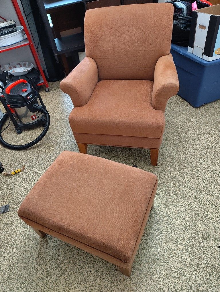 Rusty Brown Chair With Stool