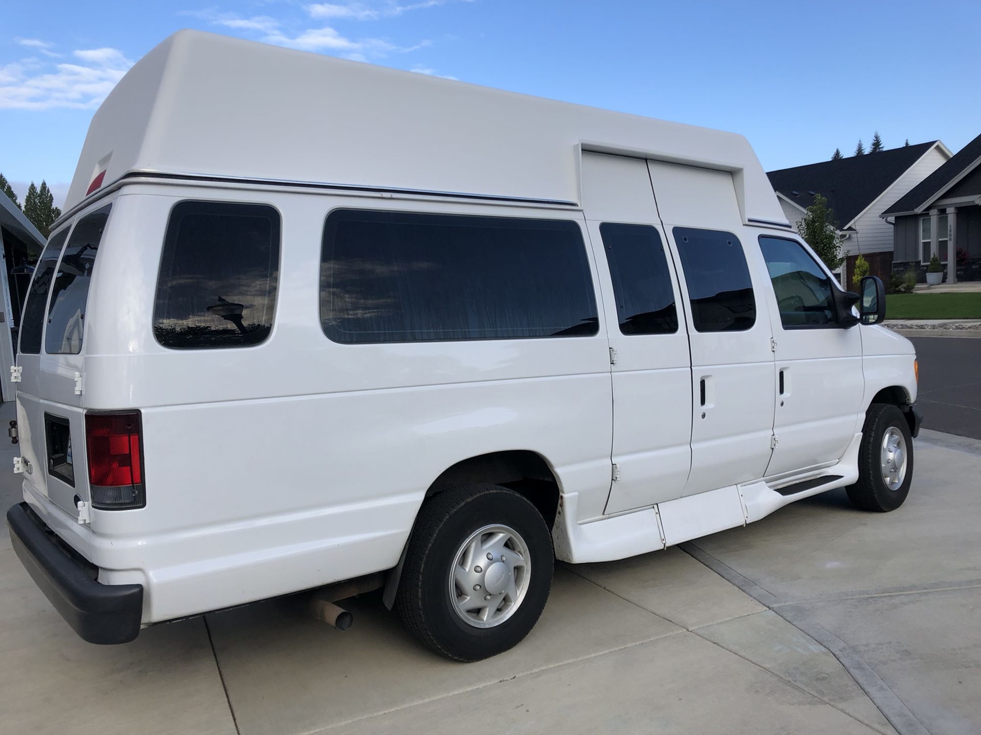 2012 Ford E-350