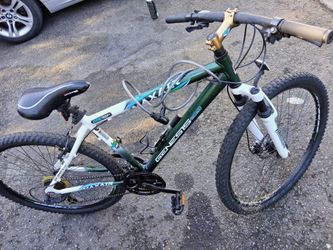 Genesis V2900 full suspension men's mountain bike
