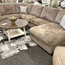 》 Hoylake Chocolate Raf Laf Sectional 