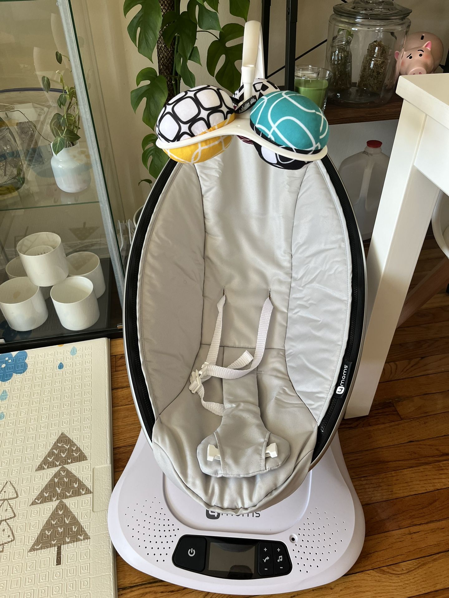 4moms® mamaRoo 4 Multi-Motion™ Baby Swing, Bluetooth Baby Rocker with 5 Unique Motions, Cool Mesh Fabric, Grey