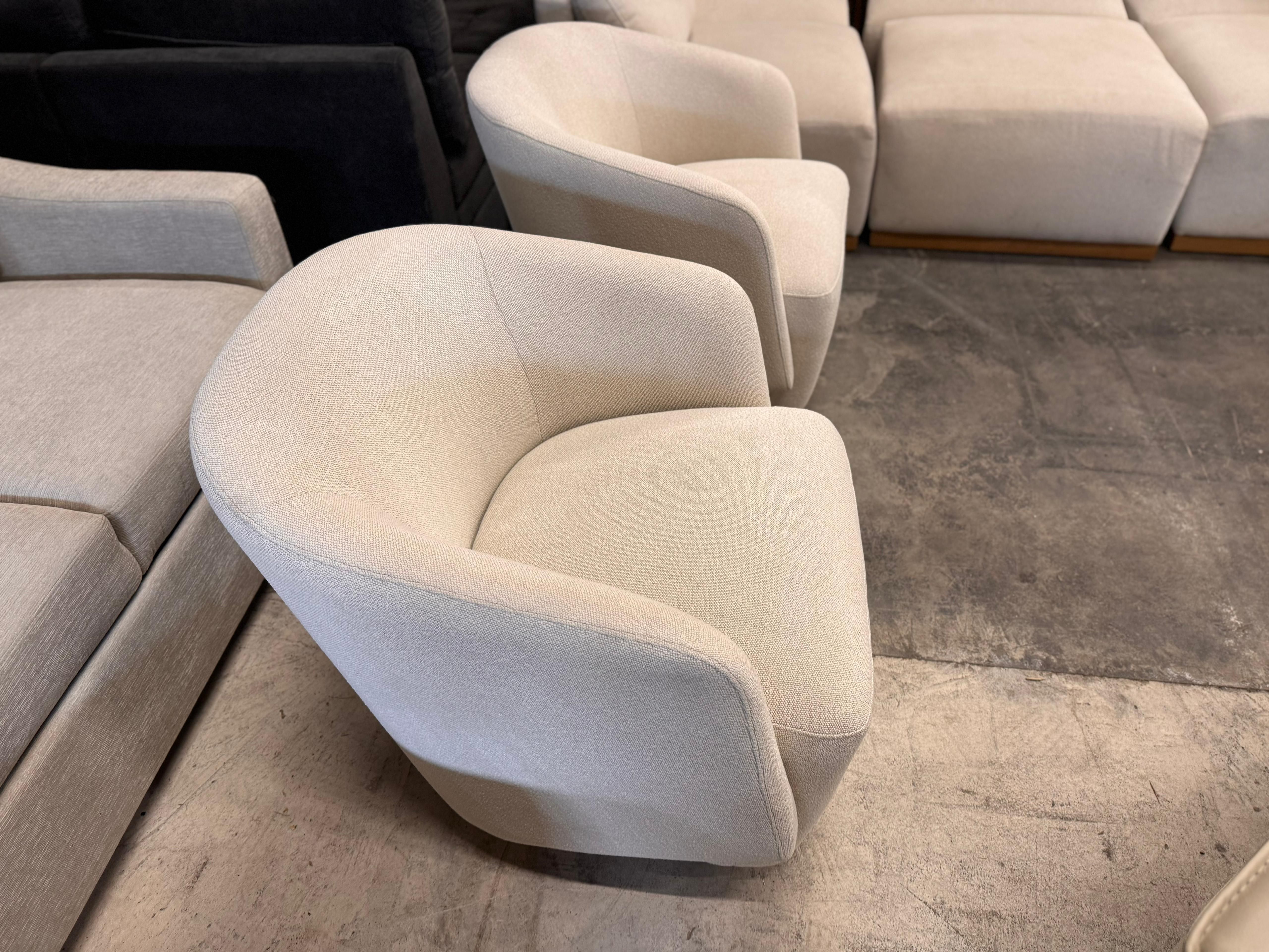 Henredon Swivel Boucle 2 Chair