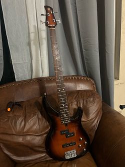 Bass guitar Bass guitar