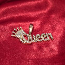 10k Yellow Gold Diamond Queen Pendant 0.90 ctw