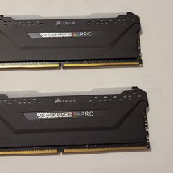 Corsair CMW16GX4M2C3200C16 3200 MHz RGB 16GB DDR4 SDRAM - Black