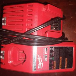 Milwaukee M12/ M18 Dual Charger