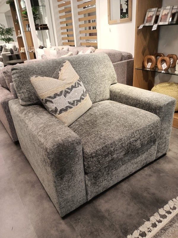 DunmorGraphite Oversized Chair
Ashley Furniture$10 Down Payment And Financing Available
