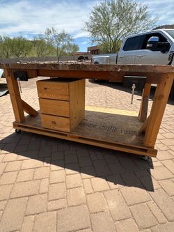 Rolling workbench with storage