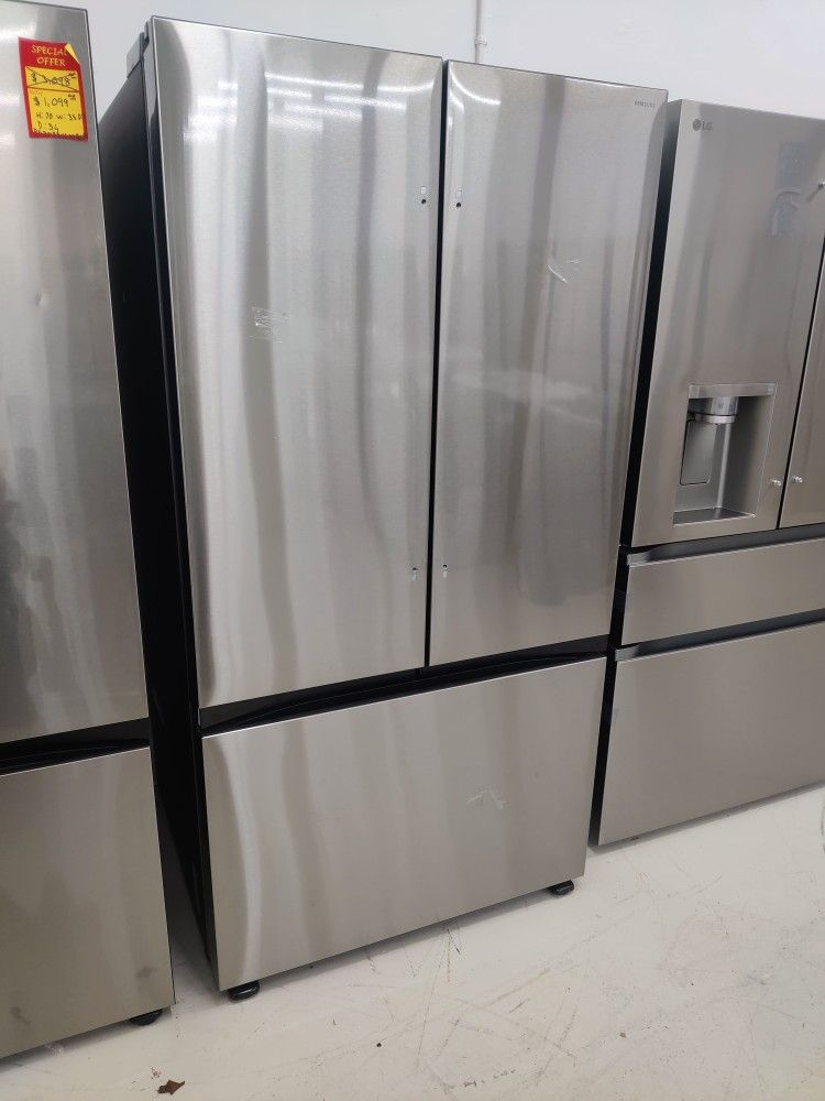 New Samsung
32 cu. ft. Mega Capacity Standard Depth 3-Door French Door Refrigerator in Stainless Ste