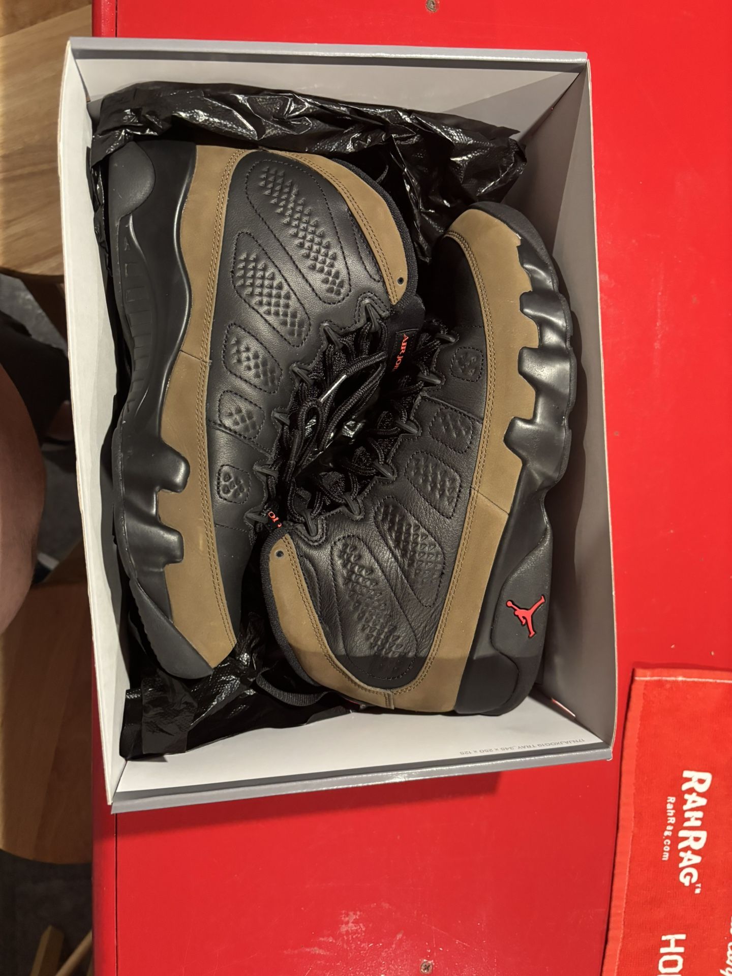 Jordan Retro 9 - Olive (2024) Size 10.5