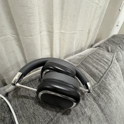 Headphones 