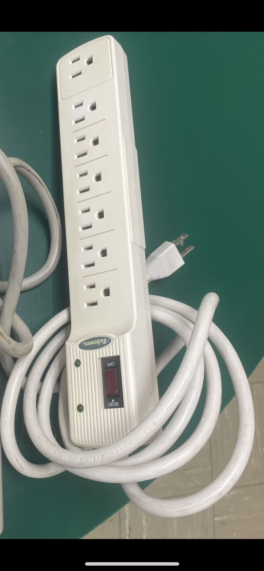 Fellowes 7 Outlet Basic Home/Office Surge Protector
