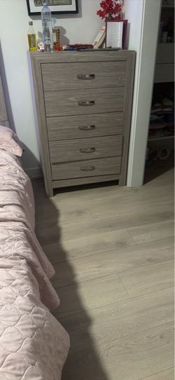 King size bed set with mattress and 3 dressers