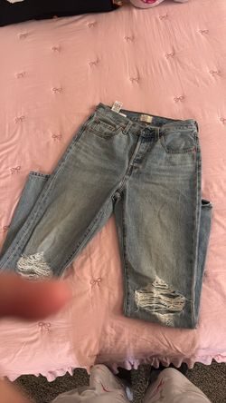 Women’s Levi’s jeans