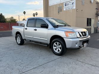 2010 NISSAN TITAN CREW CAB 4x4 clean title