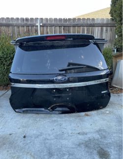 2016-2019 FORD EXPLORER LIFTGATE with backup camera. Full assembly parts