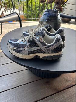 Zoom vomero 5 size 10