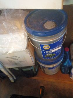 New hydraulic oil two buckets
