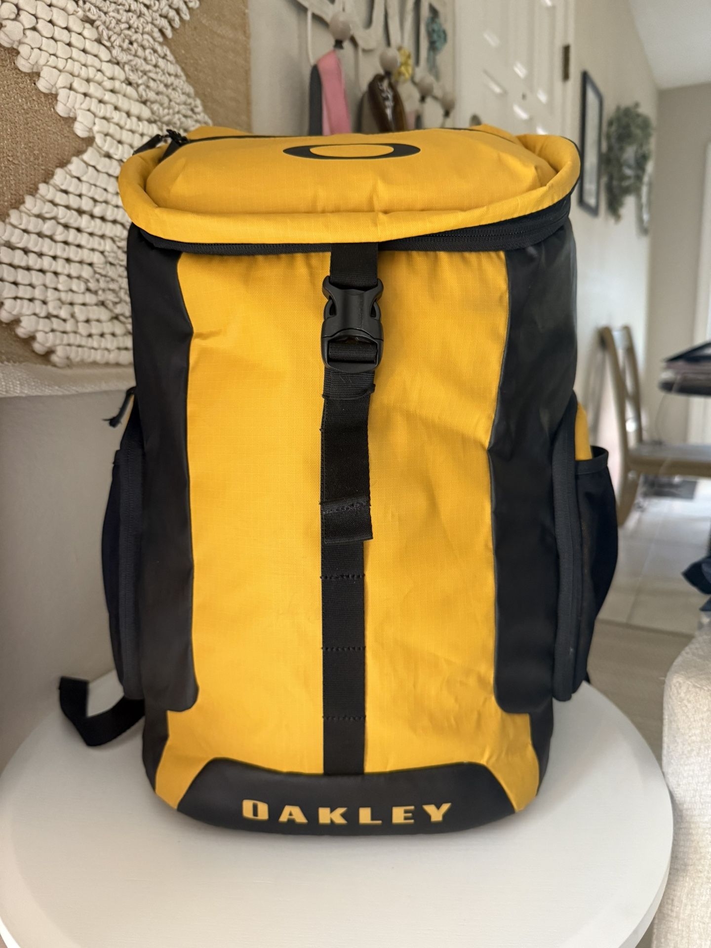 Oakley Backpack Yellow-black