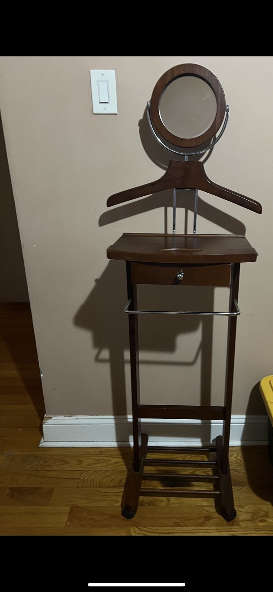 Men’s Wood Valet