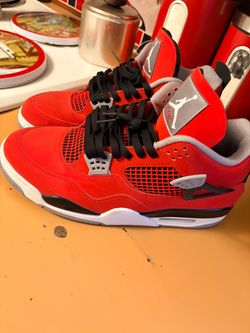 Toro red 4s