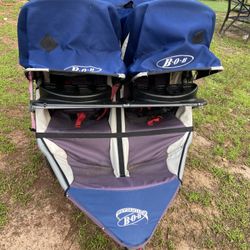  Bob double stroller Pick Up In Snellvile 