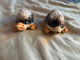 Ceramic Turtle Salt and Pepper Shakers