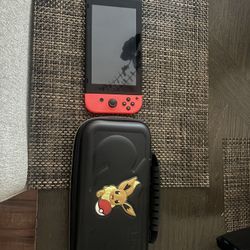 (Nintendo Switch) Comes with Case!