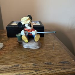 Walt disney mickey fishing statue