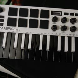 Akai Mpk Mini Digital Wireless Keyboard