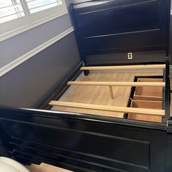 Black Sleigh Bed