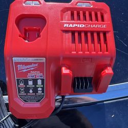 Milwaukee Rapid Charger 