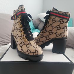 300 Gucci Boots Size 9 1/2.