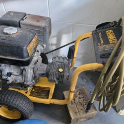 DeWalt Commercial Pressure Washer - $350 (tampa)