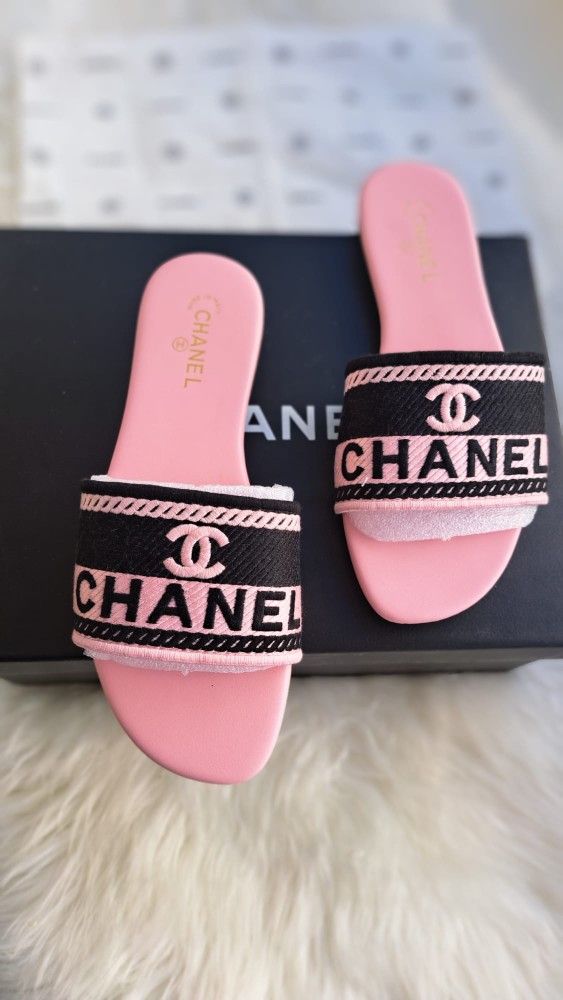 CC Pink Slides 👉See Details Photos