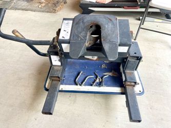 Husky 16K Fifth Wheel Trailer Hitch Sliding Hitch Rails RV Tow Hitch