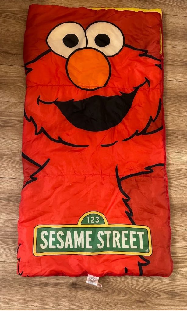 Elmo Sesame Street Sleeping Bag 54"x 28" Zipper