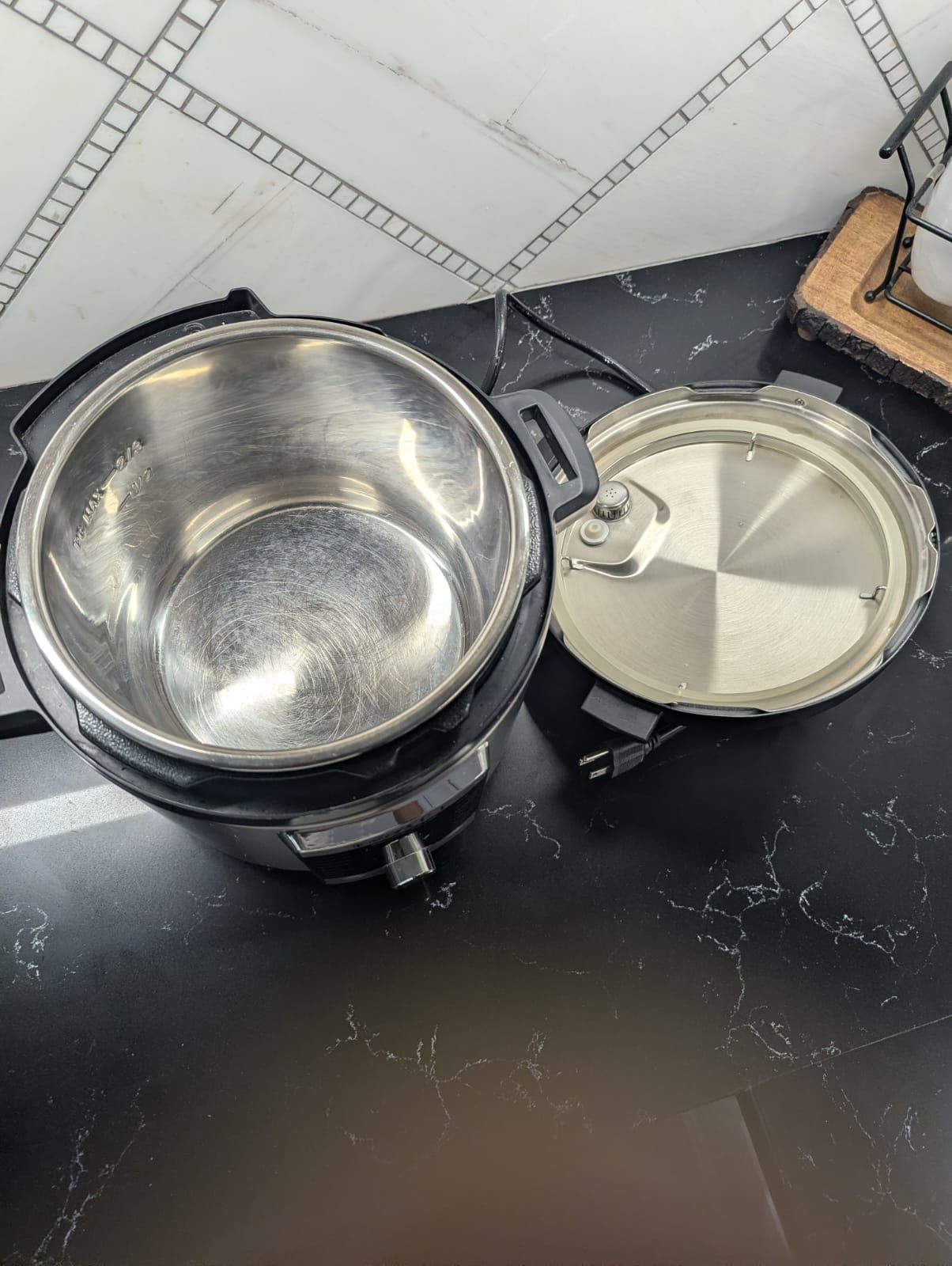 Instant Pot Ultra 6 Qt 10-in-1 Multi-use