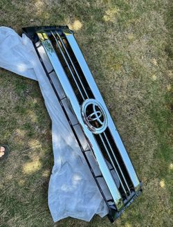 2017 Toyota Tundra front grill/grille
