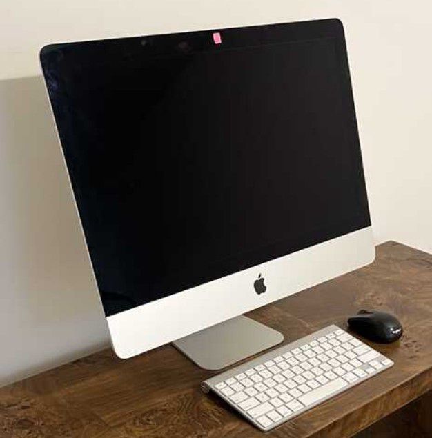 iMac 21.5 With Wireless Mouse And Keypad
