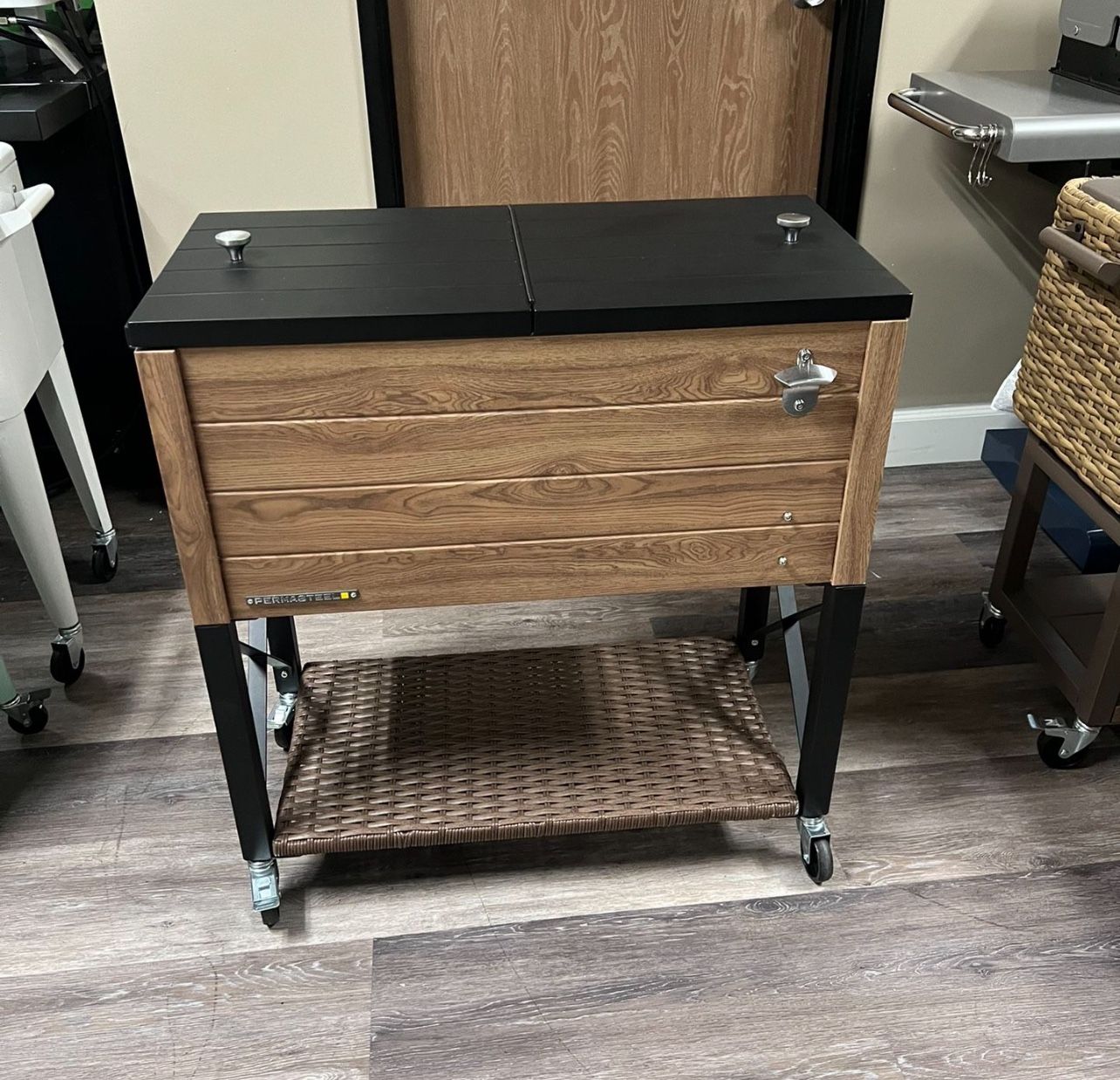 Hielera 80qt Patio Cooler