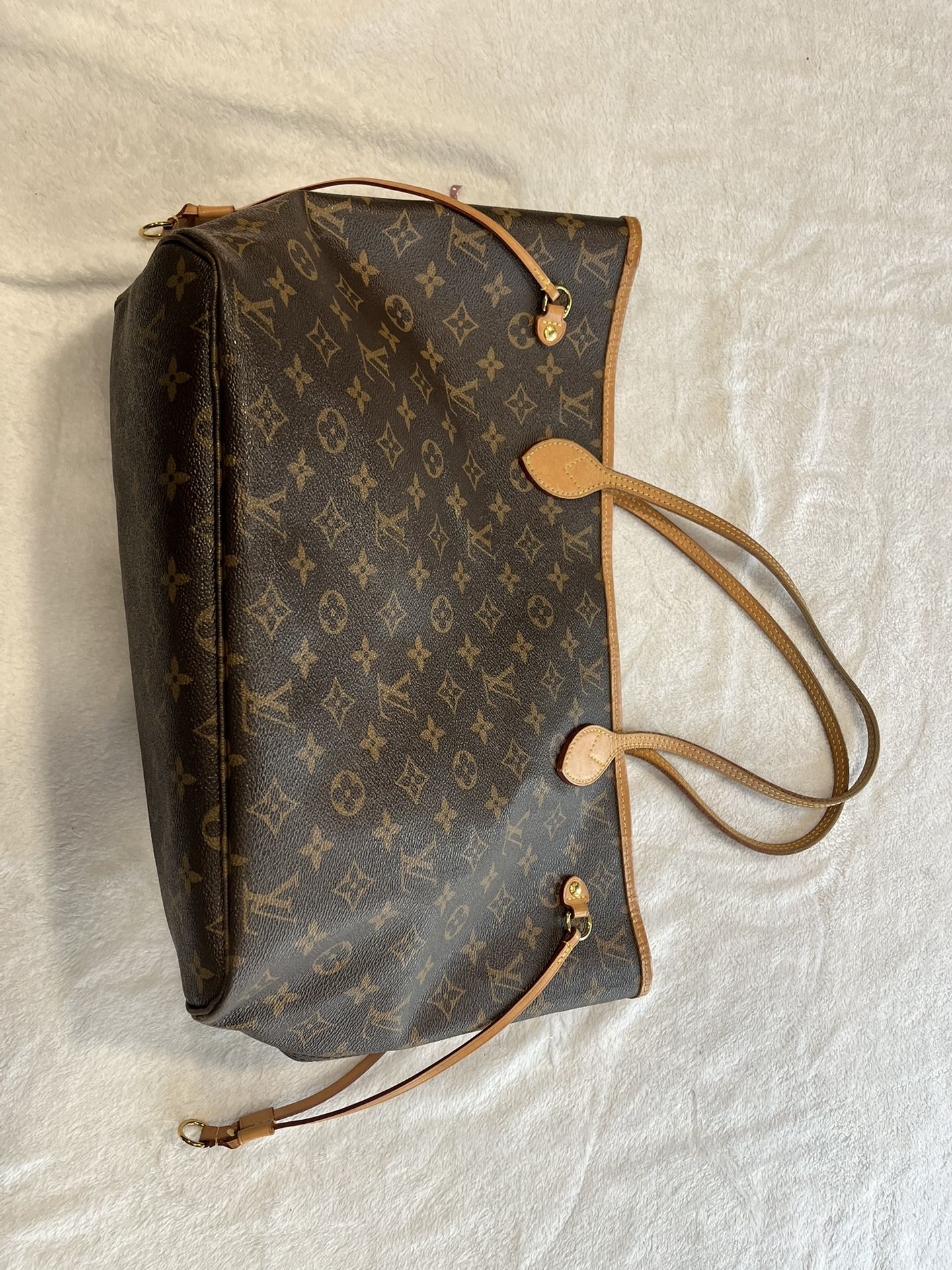 Authentic Louis Vuitton MM Neverfull With Pouchette