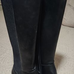 Women's size 9 black boots
