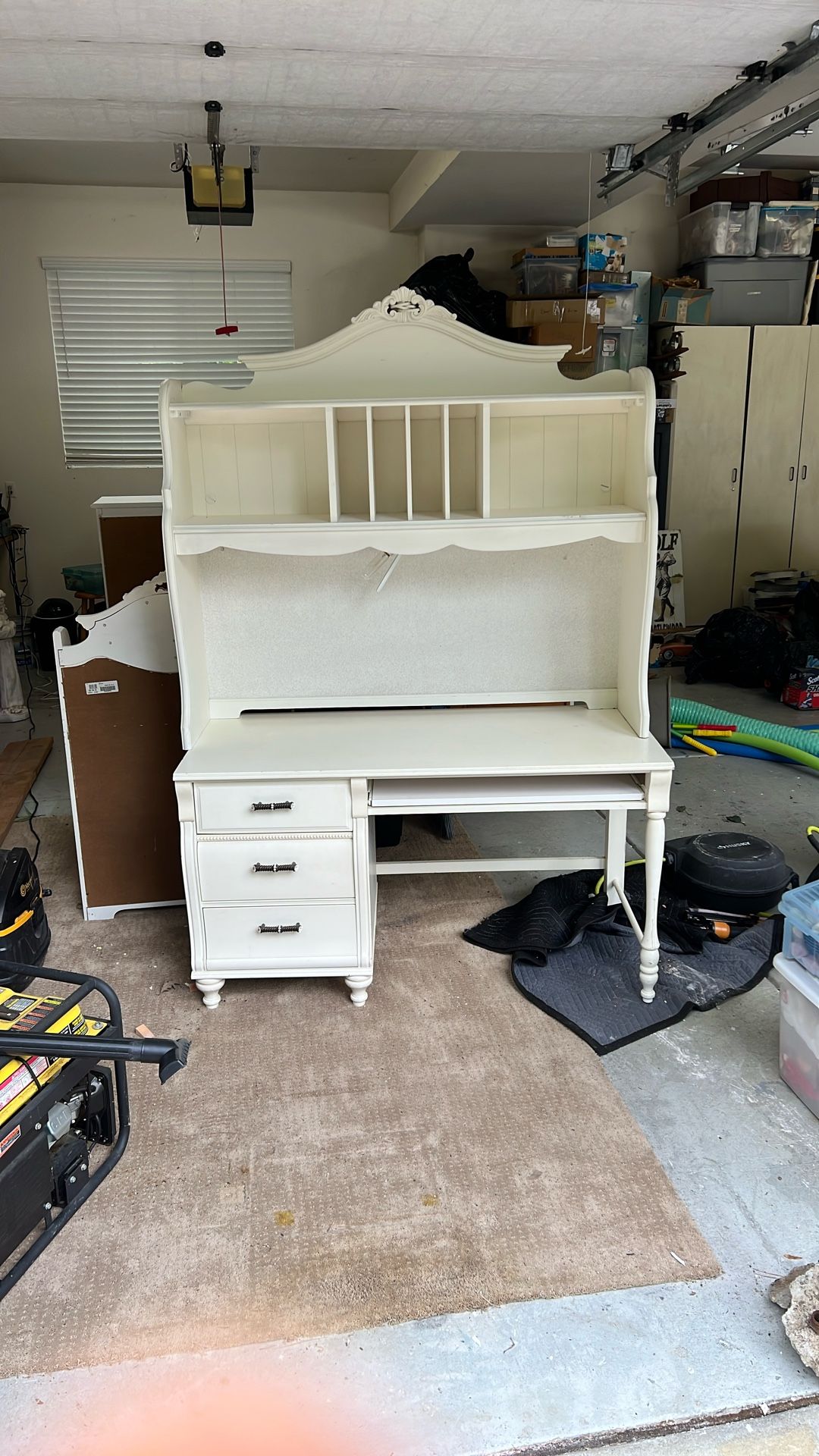 Desk With Hutch
