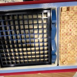 1970's Scrabble RSVP 3-D Crossword Game