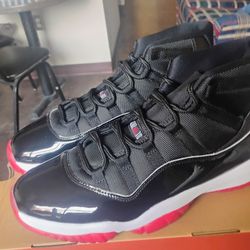 bred 11 2019 size 12 $340