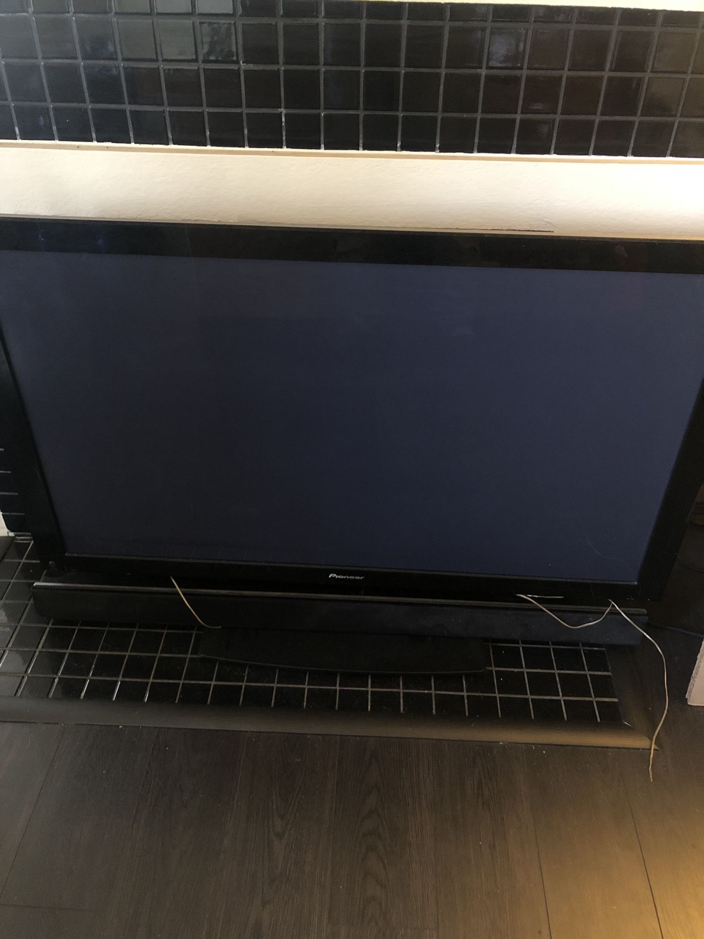 Plasma TV 48 Inches