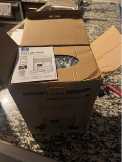 Electronic feeder