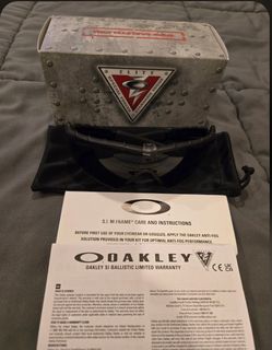 Oakley Standard Issue Ballistic M Frame 2.0 Strike Sunglasses 009046 w/ pouch